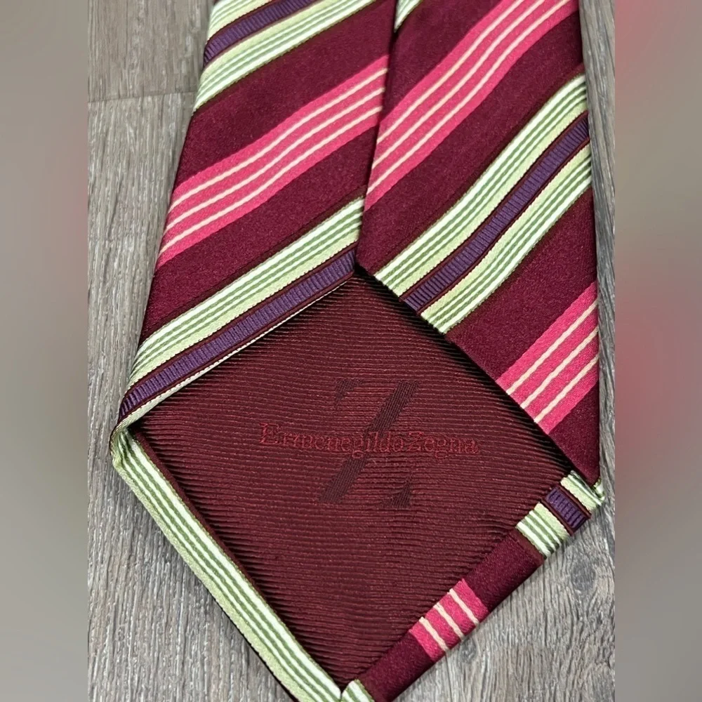 Ermenegildo Zegna Red Power Stripe Made in Italy 100% Silk Designer Tie EUC